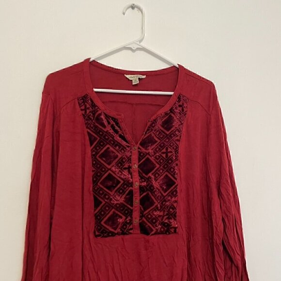 LUCKY BRAND Plus Size Burnout Velvet Bib Henley Top Burgundy Maroon Red Roll Tab - Picture 5 of 14